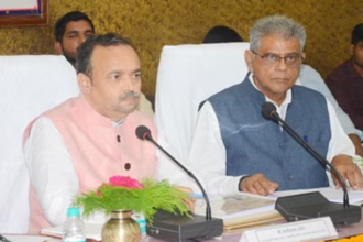 Bareilly: बिजली और सड़कों की खराब हालत पर उठे सवाल