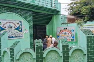 Bareilly में मदरसे की मान्यता खत्म होने पर छात्रों और शिक्षकों की तीखी प्रतिक्रिया