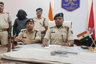 Bihar बड़ी सफलता बेगूसराय पुलिस ने 47-56 गैंग के नेता संतोष सरकार को किया गिरफ्तार, हथियार बरामद