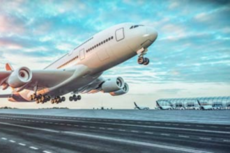 Chennai Airport दुबई जाने वाली फ्लाइट से निकला धुआं, 280 यात्रियों के बीच मची अफरा-तफरी