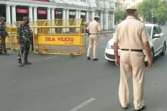 Delhi: कनॉट प्लेस में कार के नीचे फंसे शख्स को 10 मीटर तक घसीटा गया, चालक फरार