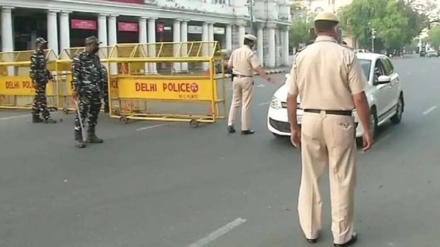 Delhi: कनॉट प्लेस में कार के नीचे फंसे शख्स को 10 मीटर तक घसीटा गया, चालक फरार