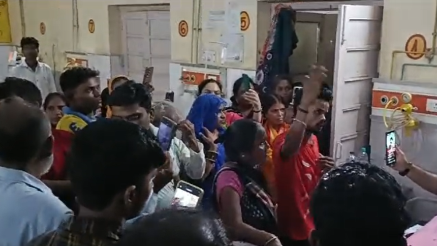 Gonda: मेडिकल कॉलेज में इलाज के दौरान हुई महिला की मौत पर परिजनों
