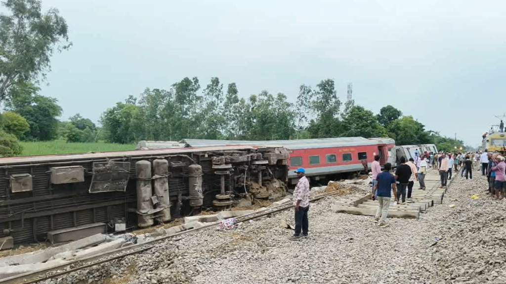 Gonda Train Accident: की-मैन आसने बर्खास्त,