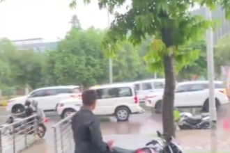 Greater Noida में योगी आदित्यनाथ का काफिला ट्रैफिक जाम में फंसा