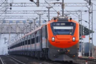 Gujarat: पटरी पर लोखंड का टुकड़ा रखकर पैसेंजर ट्रेन पलटाने की साजिश, 3 घंटे तक खड़ी रही ट्रेन