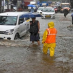 "Mumbai में बारिश थमने के बाद भी स्कूल हैं बंद, अब तक 4 मौतें हुई दर्ज" इस तरह से करो 2 Mumbai में भारी बारिश के बादल थमने पर भी स्कूल बंद, 4 मौतें दर्ज