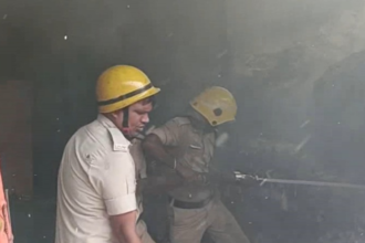 Patna: पेपर मिल में लगी भीषण आग, लाखों का हुआ नुकसान