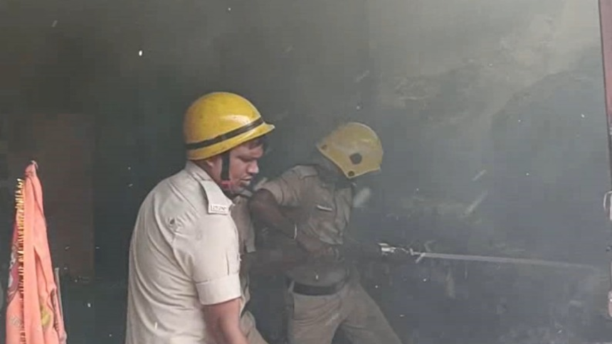 Patna: पेपर मिल में लगी भीषण आग, लाखों का हुआ नुकसान