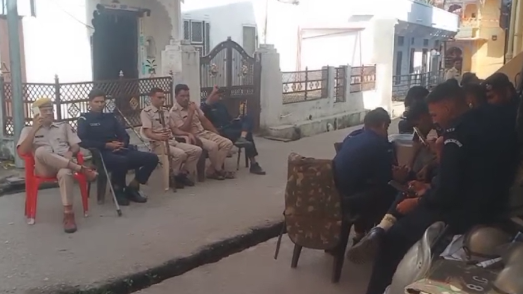 Rajasthan: किले के बैवाण पर मस्जिद के सामने पथराव