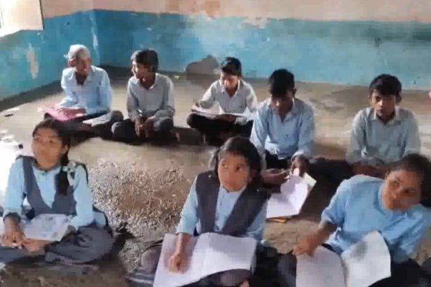 Rajasthan: 'शिक्षा पर संकट' जर्जर स्कूल भवन और बारिश में डूबे