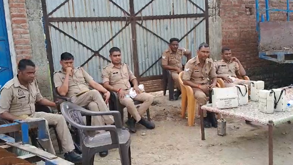 Rampur News: ग्राम नगलिया आकिल में सादिक-नसीम विवाद में शानिब की मौत, दो अन्य घायल