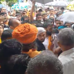 Sonipat: सरकारी स्कूल में बुर्का पहनाने पर बवाल, हिंदू संगठनों ने की स्टाफ के तबादले की मांग 3 Sonipat: सरकारी स्कूल में बुर्का पहनाने पर बवाल