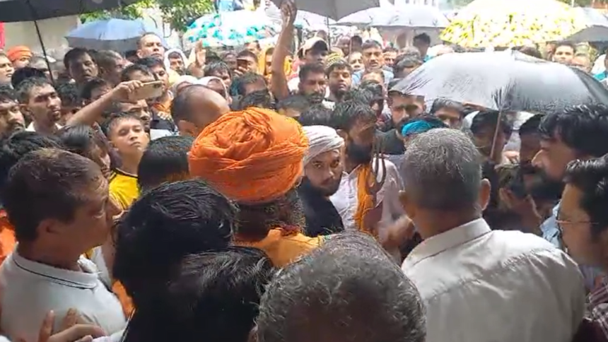 Sonipat: सरकारी स्कूल में बुर्का पहनाने पर बवाल