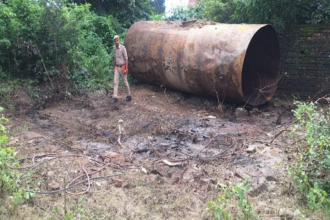 UP: 'प्रतापगढ़' गैस कटर से टैंक काटते वक्त हुआ जोरदार ब्लास्ट