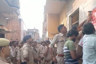 UP: बागपत में महिला गैंगस्टर और गांजा तस्कर की संपत्ति कुर्क, तीन मकान सील