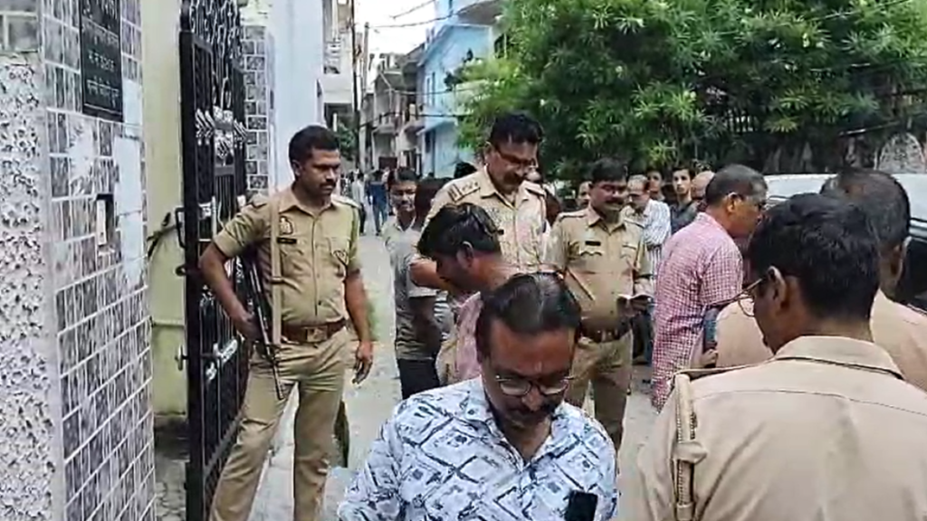 Unnao में दिनदहाड़े लूट, चाकू की नोक पर महिला से आभूषण लूटे