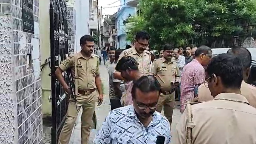 Unnao में दिनदहाड़े लूट, चाकू की नोक पर महिला से आभूषण लूटे