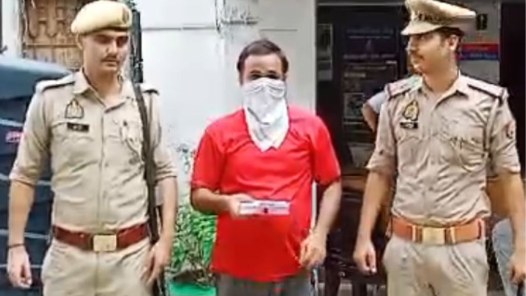 Noida: DM मनीष वर्मा के X अकाउंट से अभद्र टिप्पणी का मामला, सूचना विभाग का कर्मचारी गिरफ्तार