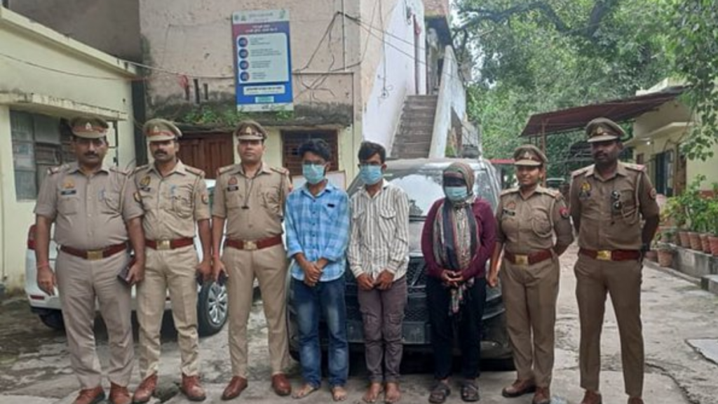 हनी ट्रैप के जरिए युवकों को अपने जाल फांसाकर महिला सहित तीन