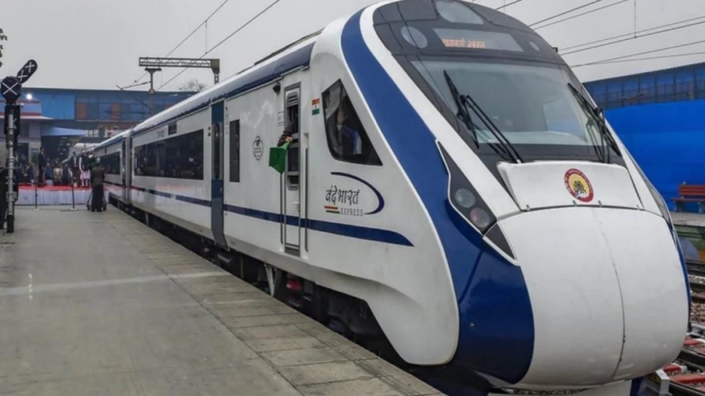 आगरा को मिली वंदे भारत ट्रेन