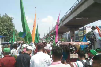 भाईचारे की मिसाल पेश कर हाथों में देश की आन बान और शान