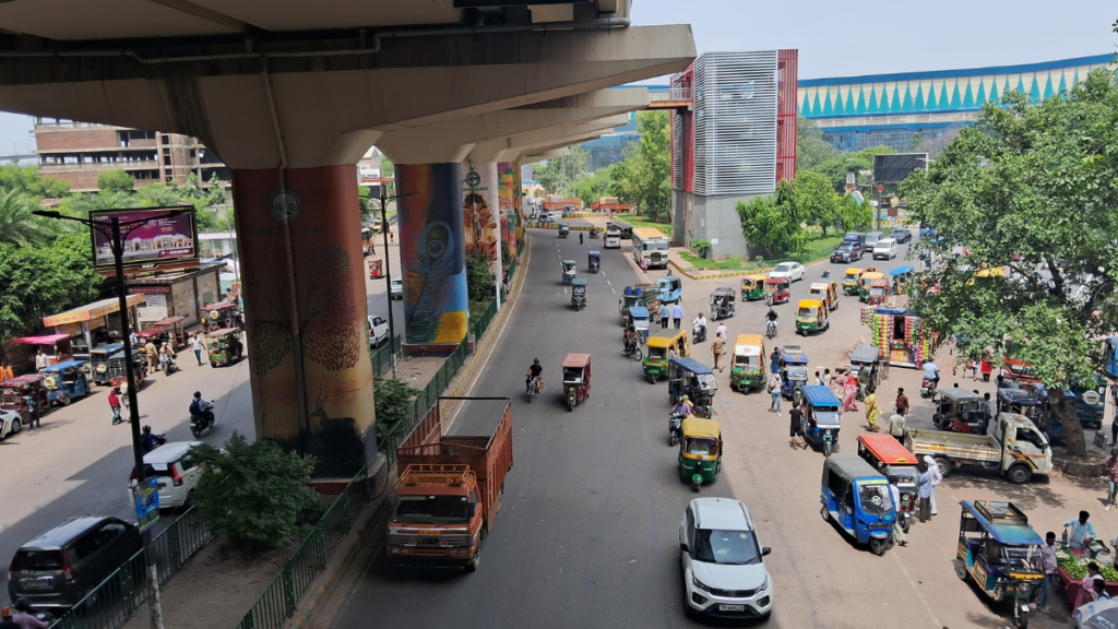 Ghaziabad में राहत: रैपिड एक्स के निर्माण से भारी वाहनों का राजनगर एक्टेंशन जाना हुआ खत्म