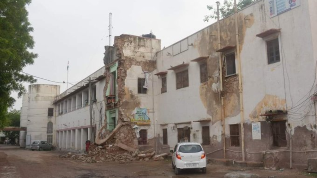 Rajasthan: चूरू कलेक्ट्रेट की स्थिति पर सवाल, नए कलेक्टर की तलाश जारी