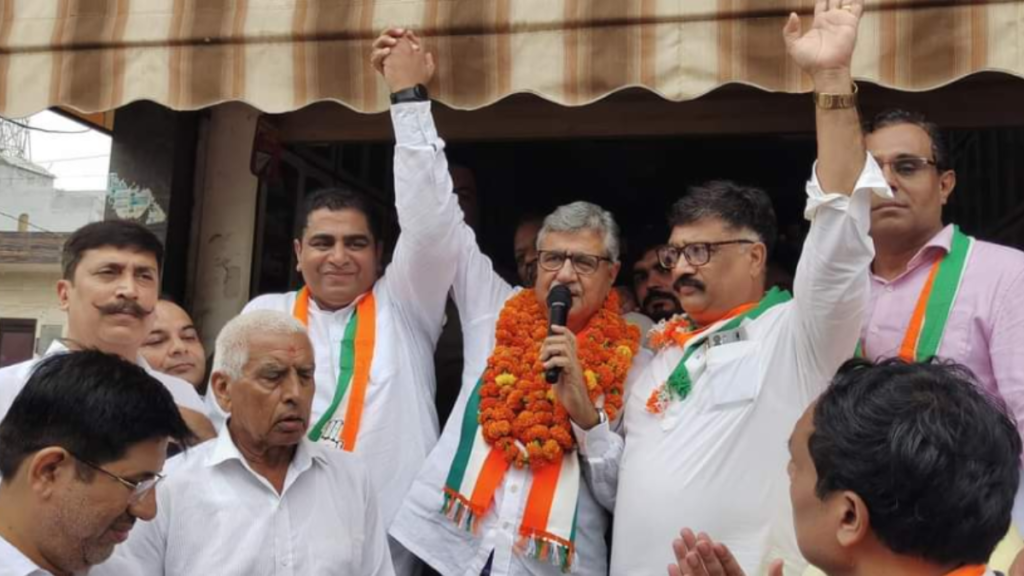 Haryana Elections: BJP को तगड़ा झटका, मनोहर लाल खट्टर के भतीजे ने थाम लिया 'हाथ'