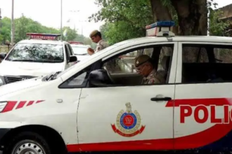 Delhi: युवक ने एक युवती और उसके माता-पिता पर चाकू से हमला कर किया घायल, आरोपी गिरफ्तार