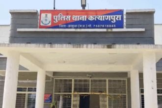 Madhya Pradesh: झाबुआ में SP को साइड न देने पर बस जप्त कर पुलिस ने काटा चालान