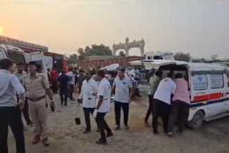 Gujrat: 120km की तेज स्पीड से आई कार और कुछ ही पलों में 7 लोगों की हुई दर्दनाक मौत, देखिए भयावह वीडियो