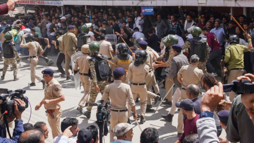 Shimla: मस्जिद में अवैध निर्माण पर बढ़ा विवाद, राज्यभर में हिंदू संगठनों का विरोध प्रदर्शन