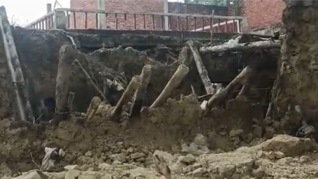 Uttar Pradesh: उन्नाव में भारी बारिश का कहर, कच्ची दीवार गिरने से दादा-पोते की मौत