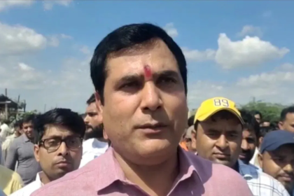 Ghaziabad: ई-रिक्शा बैन पर भड़के लोनी विधायक नंद किशोर गुर्जर, कहा - "उपचुनाव में होगा इसका असर"