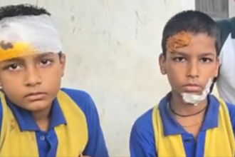 Uttar Pradesh: मऊ में बड़ा हादसा, स्कूली जीप पलटने से कई बच्चे घायल, दो गंभीर हालत में रेफर