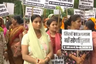 America में सिखों पर बयान से विवाद में फंसे Rahul Gandhi, दिल्ली में बीजेपी सिख प्रकोष्ठ का विरोध प्रदर्शन