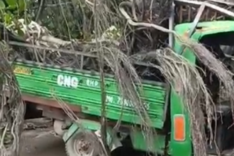 Kanpur में बड़ा हादसा: मिलिट्री कैंप चौकी के पास पेड़ गिरने से लोडर दबा