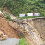 Uttarkashi: यमुनोत्री राष्ट्रीय राजमार्ग पर भूस्खलन के कारण मार्ग बंद