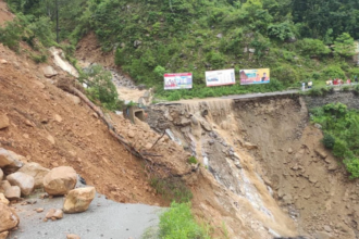 Uttarkashi: यमुनोत्री राष्ट्रीय राजमार्ग पर भूस्खलन के कारण मार्ग बंद