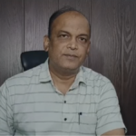 Varanasi: कलेक्ट्रेट परिसर में अवैध ऑफिस से ठगी, रिटायर्ड बाबू निकला सरगना