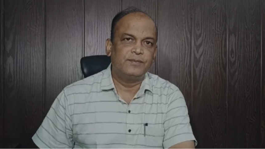 Varanasi: कलेक्ट्रेट परिसर में अवैध ऑफिस से ठगी, रिटायर्ड बाबू निकला मास्टरमाइंड 1 Varanasi: कलेक्ट्रेट परिसर में अवैध ऑफिस से ठगी, रिटायर्ड बाबू निकला सरगना