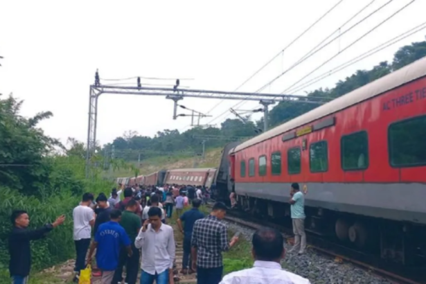 Train Derail: असम में बड़ा रेल हादसा, डिबालोंग स्टेशन के पास ट्रेन के 8 डिब्बे पटरी से उतरे