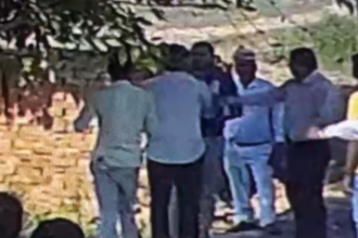 Uttar Pradesh: कासगंज में नगर पंचायत चेयरमैन ने SDM को मारा थप्पड़, घटना का वीडियो हुआ वायरल