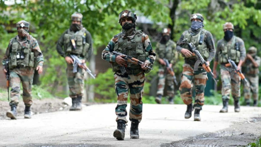 Baramulla Encounter: सुरक्षाबलों और आतंकियों के बीच मुठभेड़ जारी