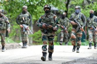 Baramulla Encounter: सुरक्षाबलों और आतंकियों के बीच मुठभेड़ जारी