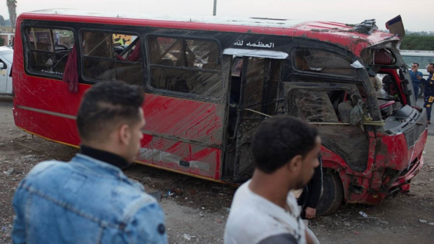 Bus Accident In Egypt: 12 लोगों की मौत, 33 घायल