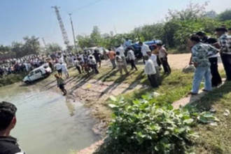 Haryana के कैथल में सड़क हादसा, नहर में गिरी कार