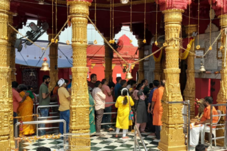 Kashi में दुर्गा पूजा का उल्लास, शक्ति की आराधना से गूंजे पंडाल