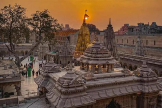 Kashi: विजयदशमी पर काशी विश्वनाथ मंदिर में शास्त्र सम्मत प्रसादम की बिक्री शुरू